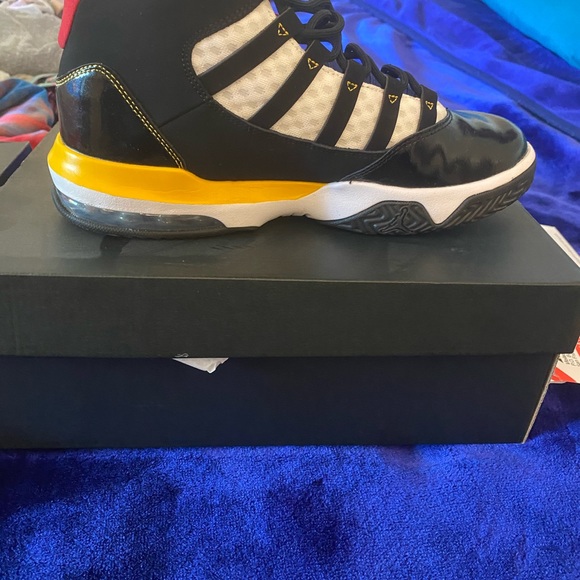 Jordan aura - Picture 3 of 4